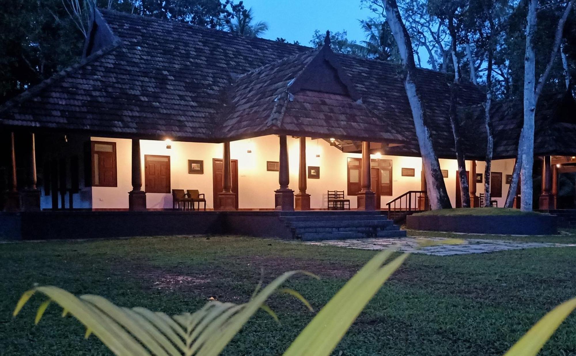 Marari Beach Palace Марарикулам Экстерьер фото
